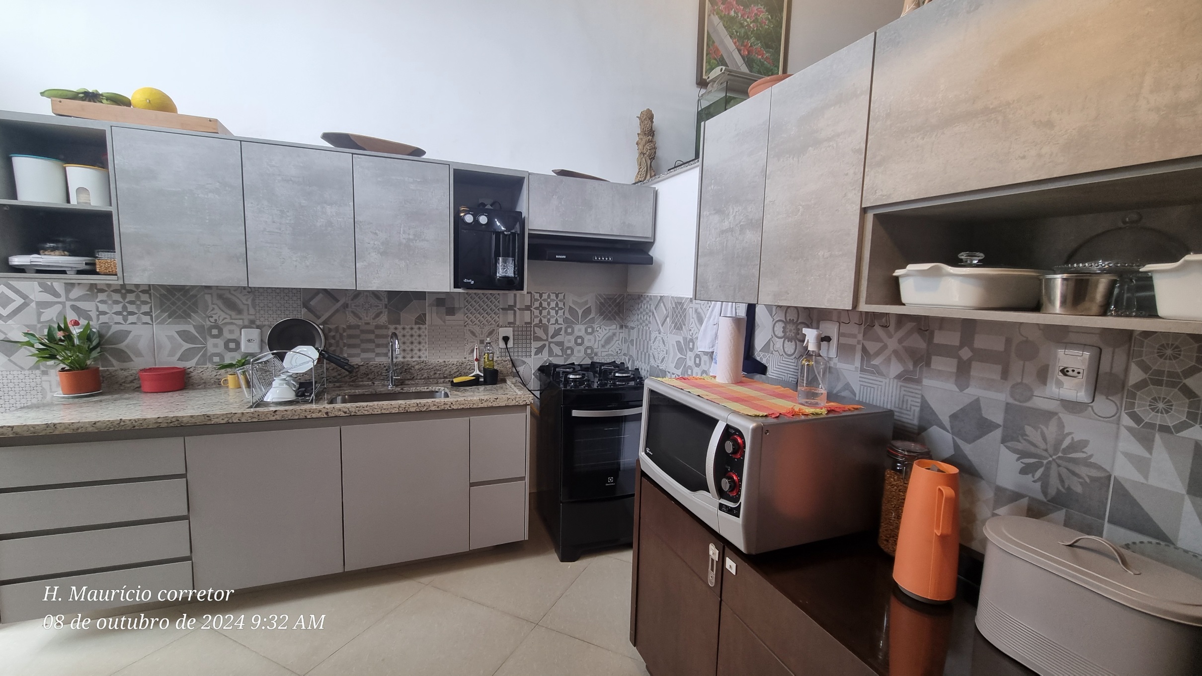 Imagem Sobrado com 4 Quartos à Venda, 300 m²em Setor Jaó - Goiânia Imagem Sobrado com 4 Quartos à Venda, 300 m²em Setor Jaó - Goiânia