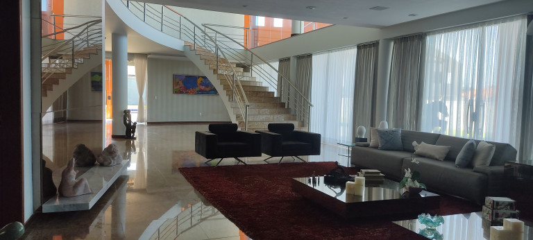 Imagem Sobrado com 5 Quartos à Venda, 999 m² em De Lourdes - Fortaleza
