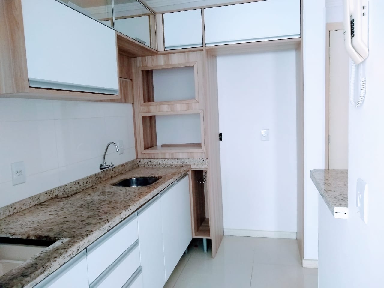 Imagem Apartamento com 2 Quartos para Alugar, 55 m²em Nova Esperança - Balneário Camboriú Imagem Apartamento com 2 Quartos para Alugar, 55 m²em Nova Esperança - Balneário Camboriú