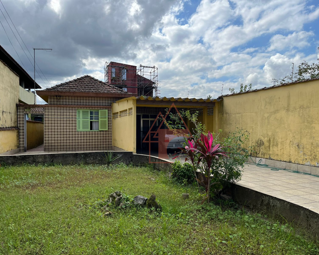 Terreno à Venda, 349 m² em Jardim Casqueiro - Cubatão