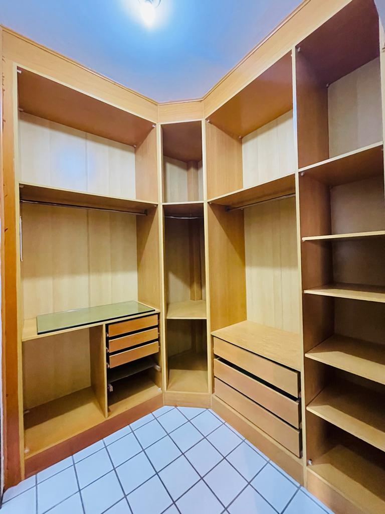Imagem Apartamento com 4 Quartos à Venda, 221 m²em Candelária - Natal