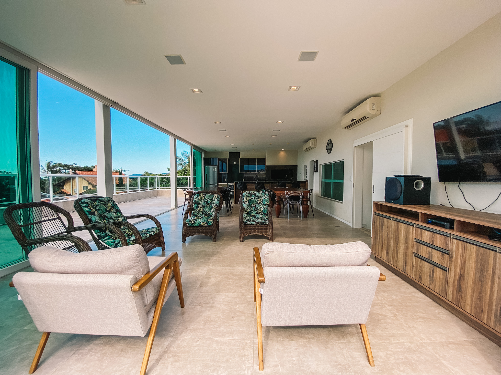 Imagem Casa com 6 Quartos à Venda, 1.000 m² em Jurerê Internacional - Florianópolis Imagem Casa com 6 Quartos à Venda, 1.000 m² em Jurerê Internacional - Florianópolis