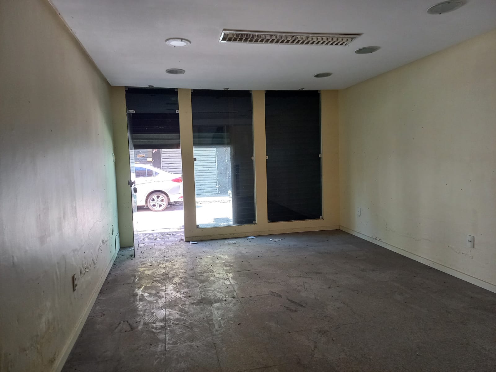 Ponto Comercial à Venda, 50 m²em Batista Campos - Belém