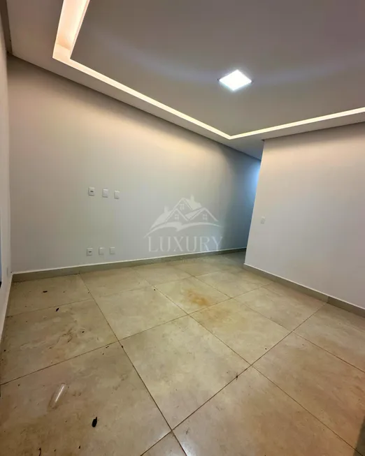 Imagem Casa com 2 Quartos à Venda, 100 m²em Setor Monte Azul - Senador Canedo
