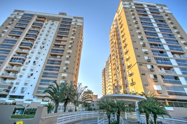 Imagem Apartamento com 4 Quartos à Venda, 123 m² em Centro - Criciúma Imagem Apartamento com 4 Quartos à Venda, 123 m² em Centro - Criciúma