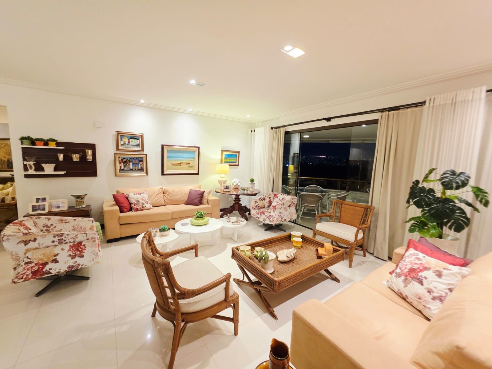Imagem Apartamento com 4 Quartos à Venda, 224 m² em Pituba - Salvador Imagem Apartamento com 4 Quartos à Venda, 224 m² em Pituba - Salvador
