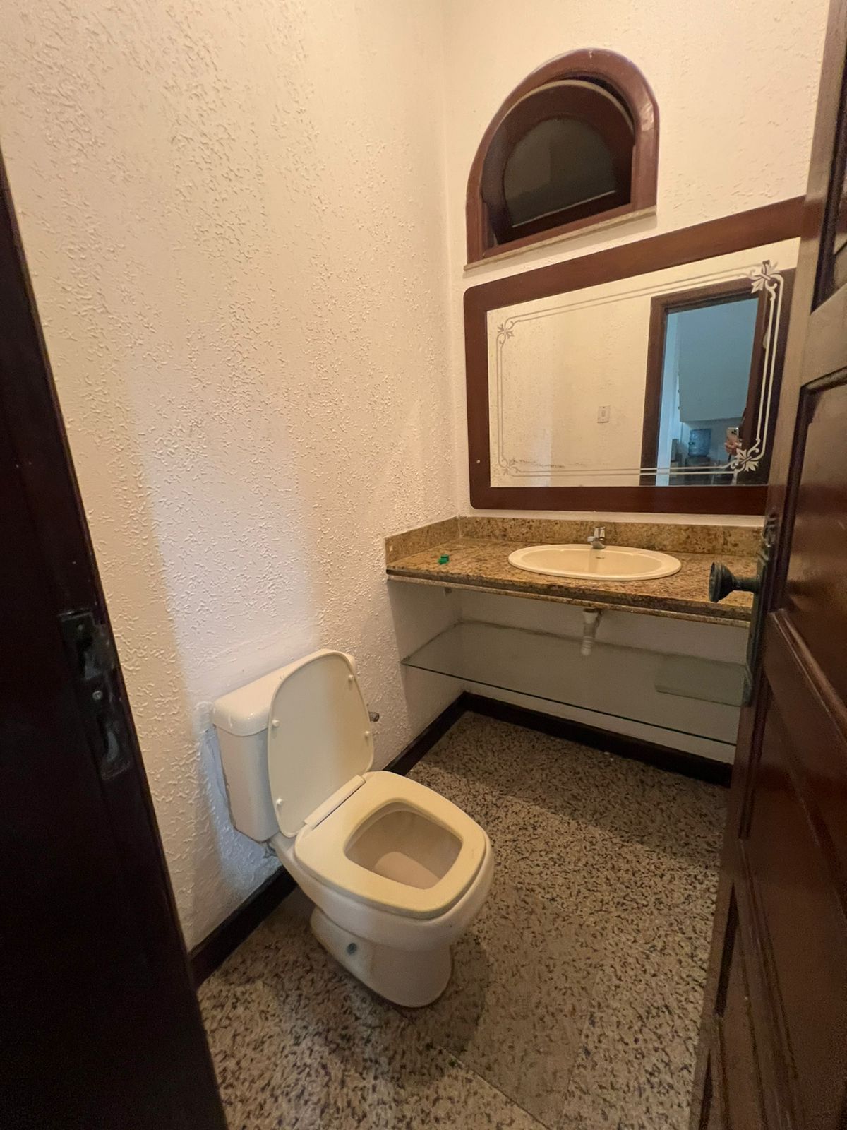 Imagem Casa com 4 Quartos para Alugar, 1 m² em Umarizal - Belém Imagem Casa com 4 Quartos para Alugar, 1 m² em Umarizal - Belém