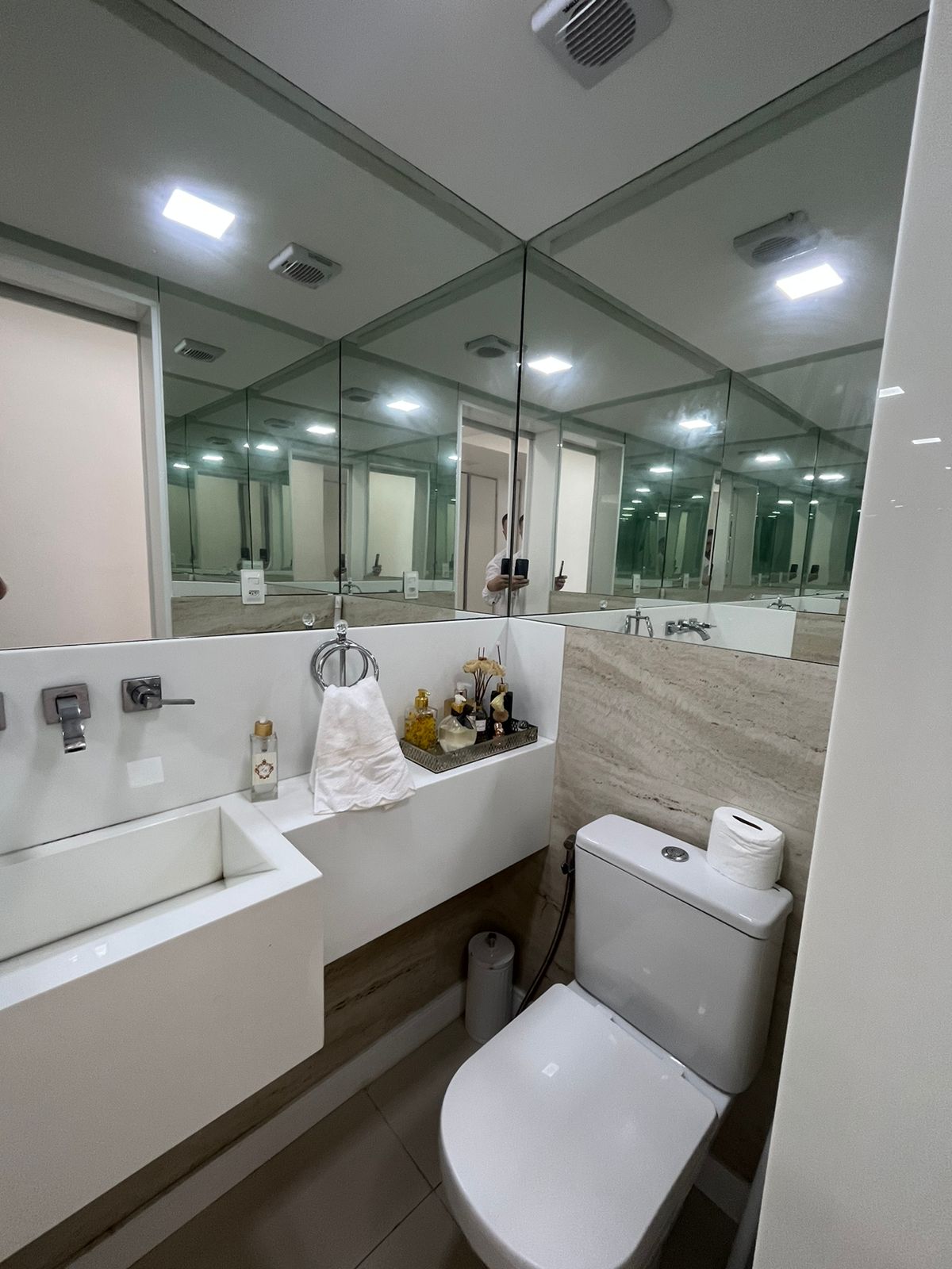Imagem Apartamento com 4 Quartos à Venda, 207 m²em Candeias - Jaboatão doa guararapes Imagem Apartamento com 4 Quartos à Venda, 207 m²em Candeias - Jaboatão doa guararapes