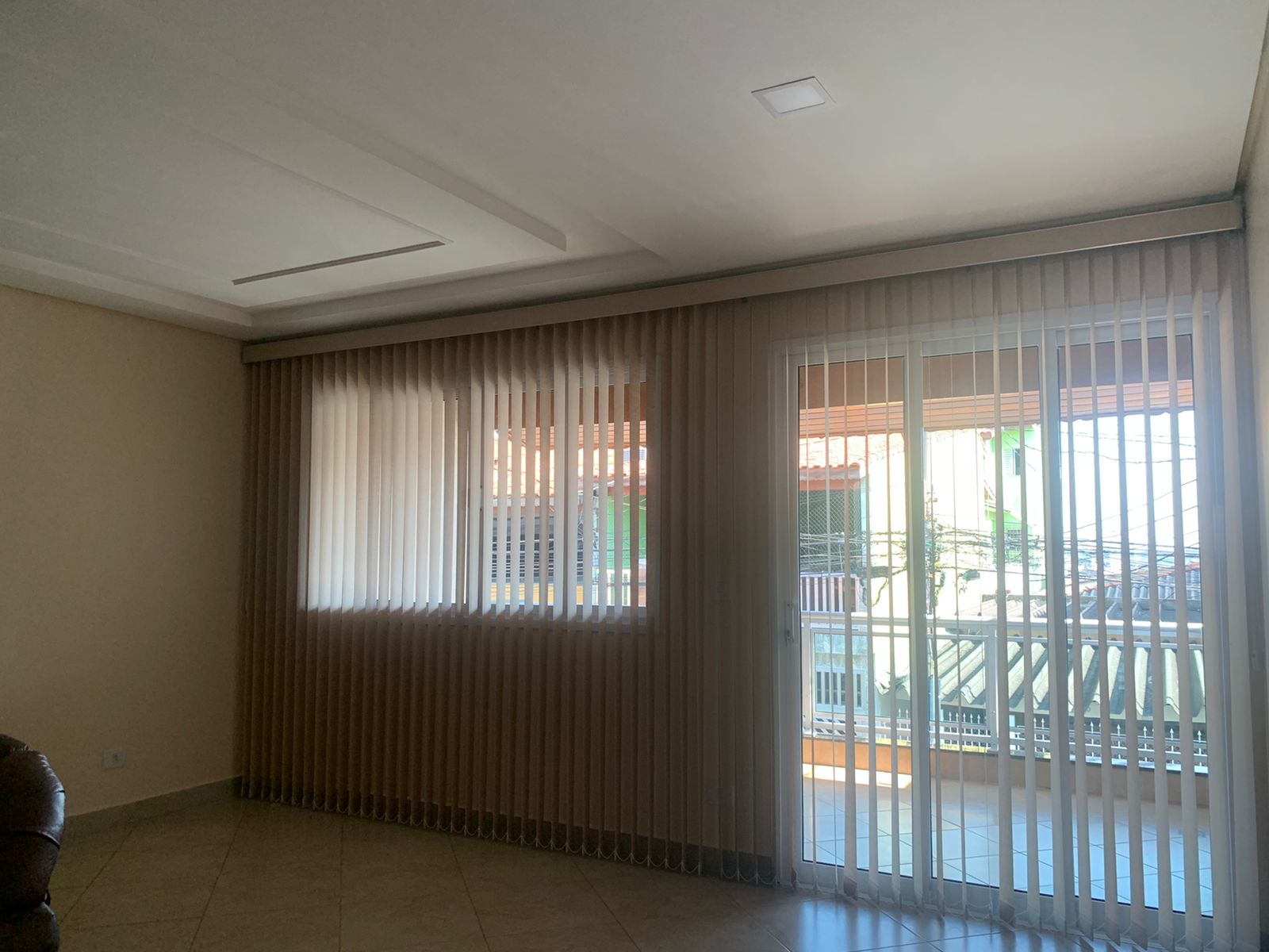 Imagem Sobrado com 3 Quartos à Venda, 243 m²em Santo Antônio - Osasco