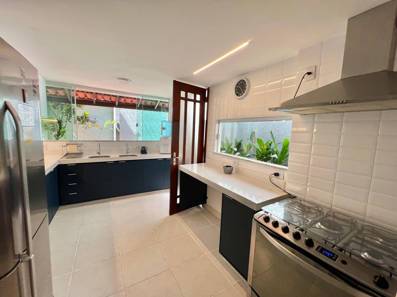 Imagem Casa com 3 Quartos à Venda, 320 m²em Curió-Utinga - Belém Imagem Casa com 3 Quartos à Venda, 320 m²em Curió-Utinga - Belém