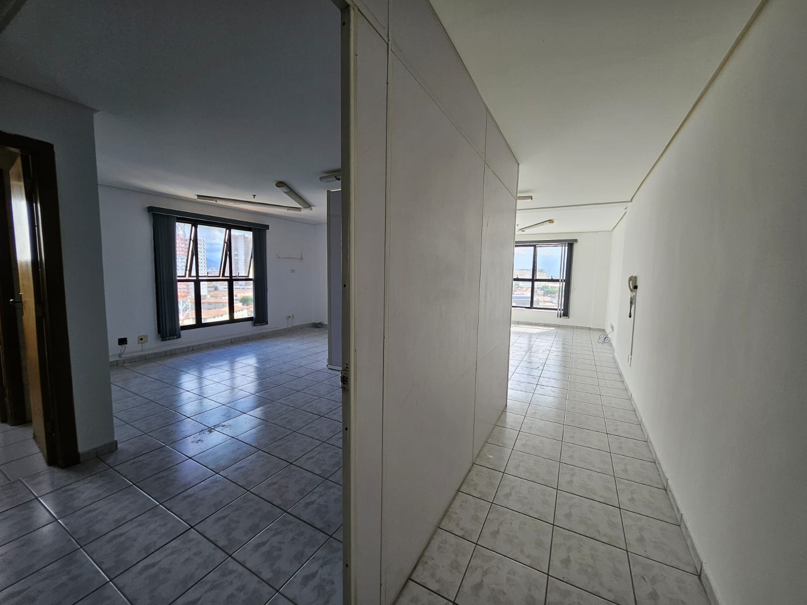 Imagem Sala Comercial à Venda, 80 m² em - Imagem Sala Comercial à Venda, 80 m² em -