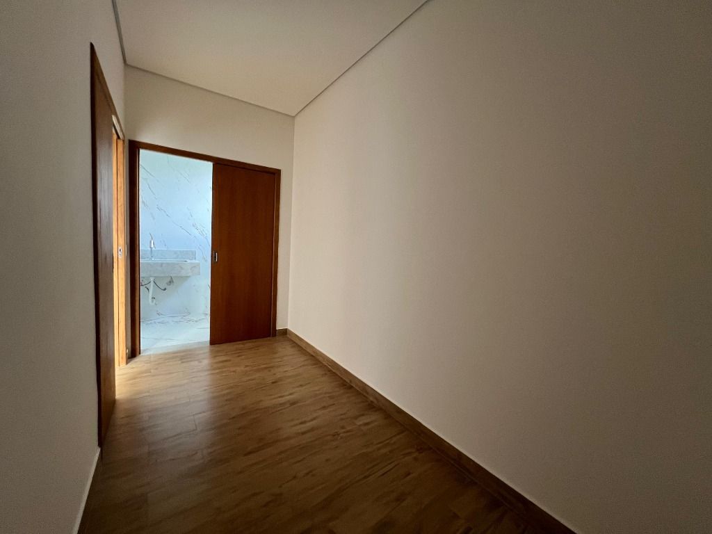Imagem Casa de Condomínio com 4 Quartos à Venda, 260 m² em Várzea - Lagoa Santa Imagem Casa de Condomínio com 4 Quartos à Venda, 260 m² em Várzea - Lagoa Santa