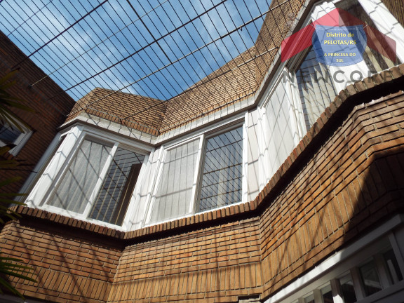 Imagem Casa com 4 Quartos à Venda, 315 m² em Centro - Pelotas
