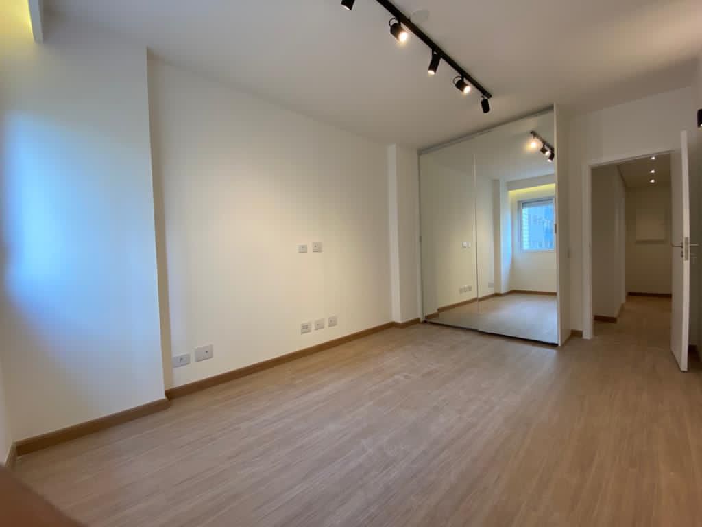 Imagem Apartamento com 3 Quartos à Venda ou Locação, 127 m²em Gonzaga - Santos