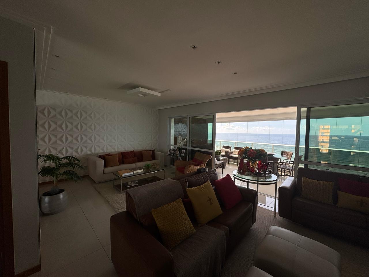 Imagem Apartamento com 4 Quartos à Venda, 200 m² em Pituaçu - Salvador Imagem Apartamento com 4 Quartos à Venda, 200 m² em Pituaçu - Salvador