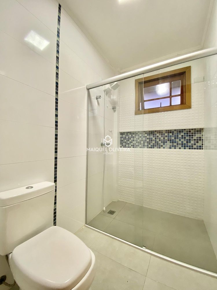 Imagem Casa de Condomínio com 4 Quartos para Alugar, 362 m²em Tomazetti - Santa Maria