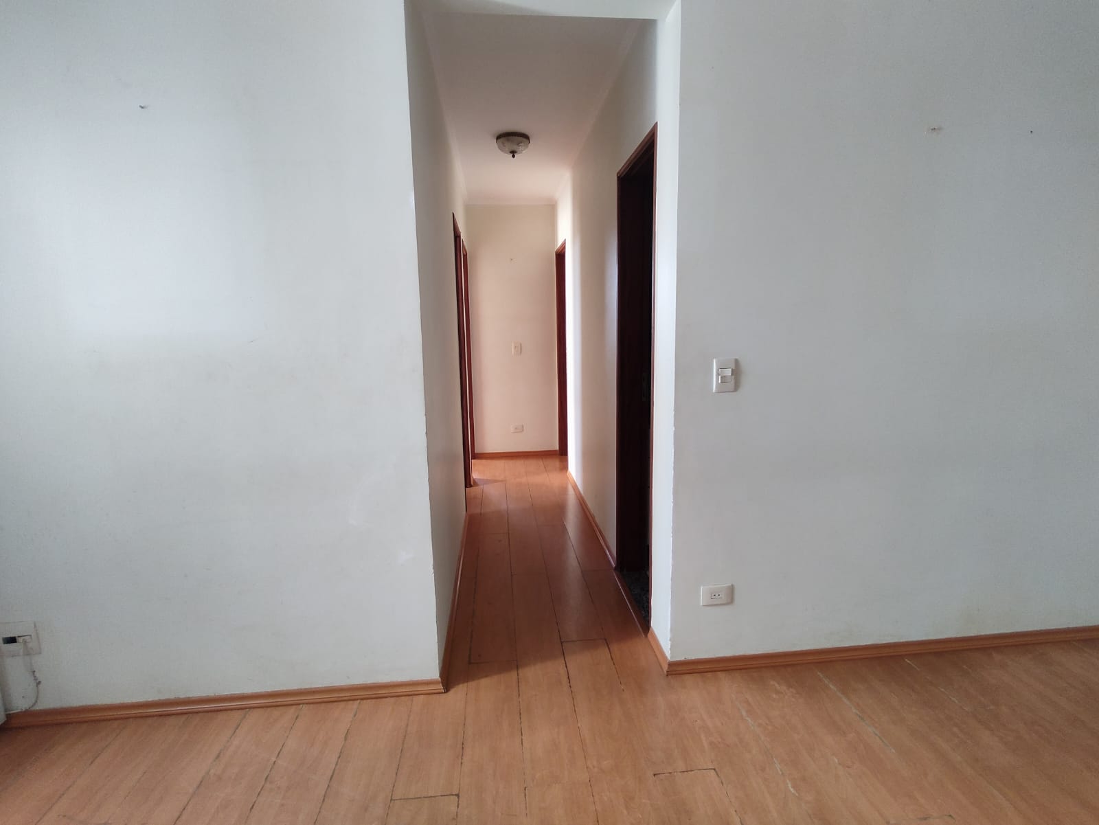 Imagem Apartamento com 3 Quartos à Venda, 64 m²em Cláudia - Londrina