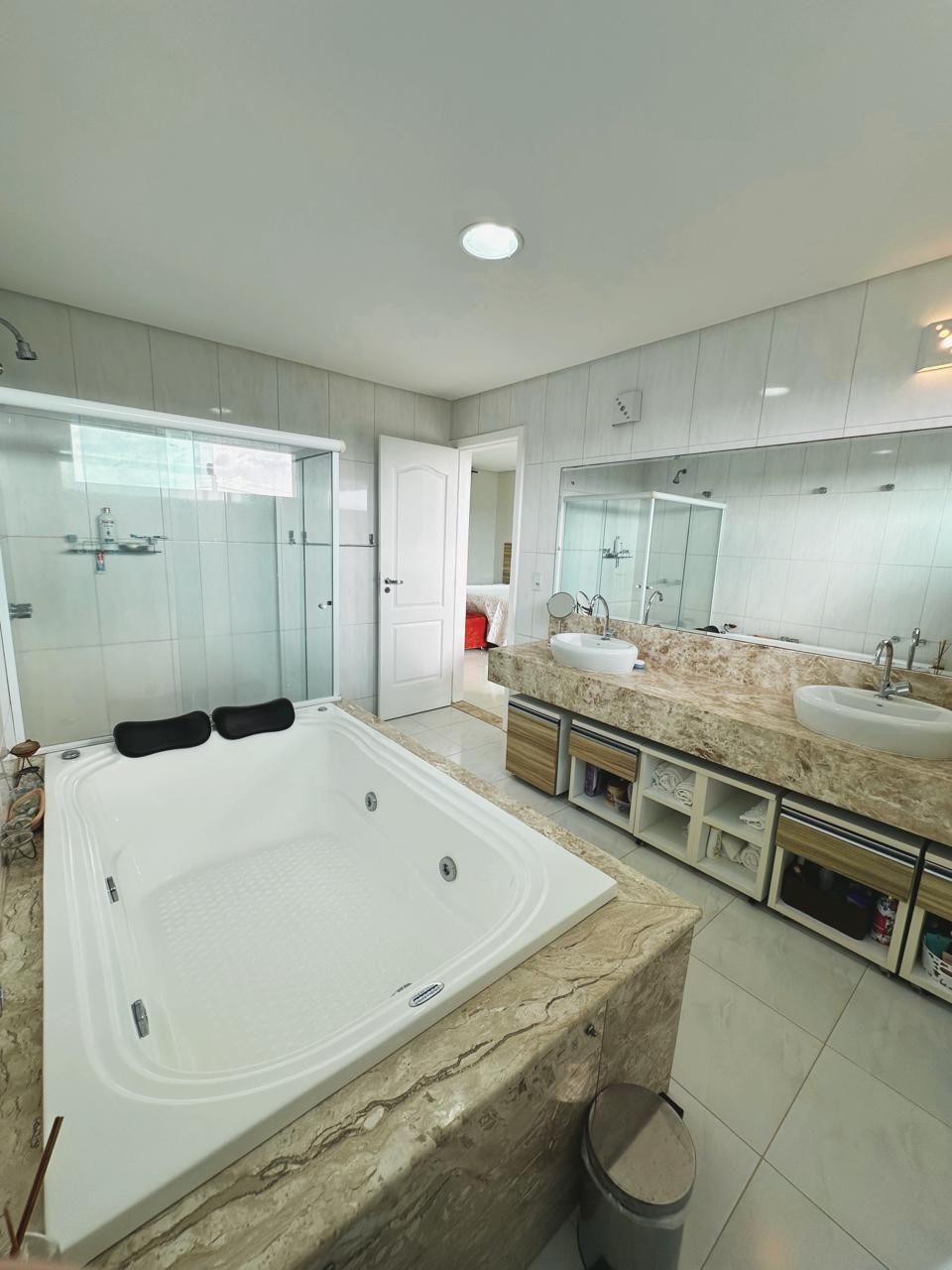 Imagem Casa de Condomínio com 4 Quartos à Venda, 350 m²em Alphaville (Abrantes) - Camaçari Imagem Casa de Condomínio com 4 Quartos à Venda, 350 m²em Alphaville (Abrantes) - Camaçari