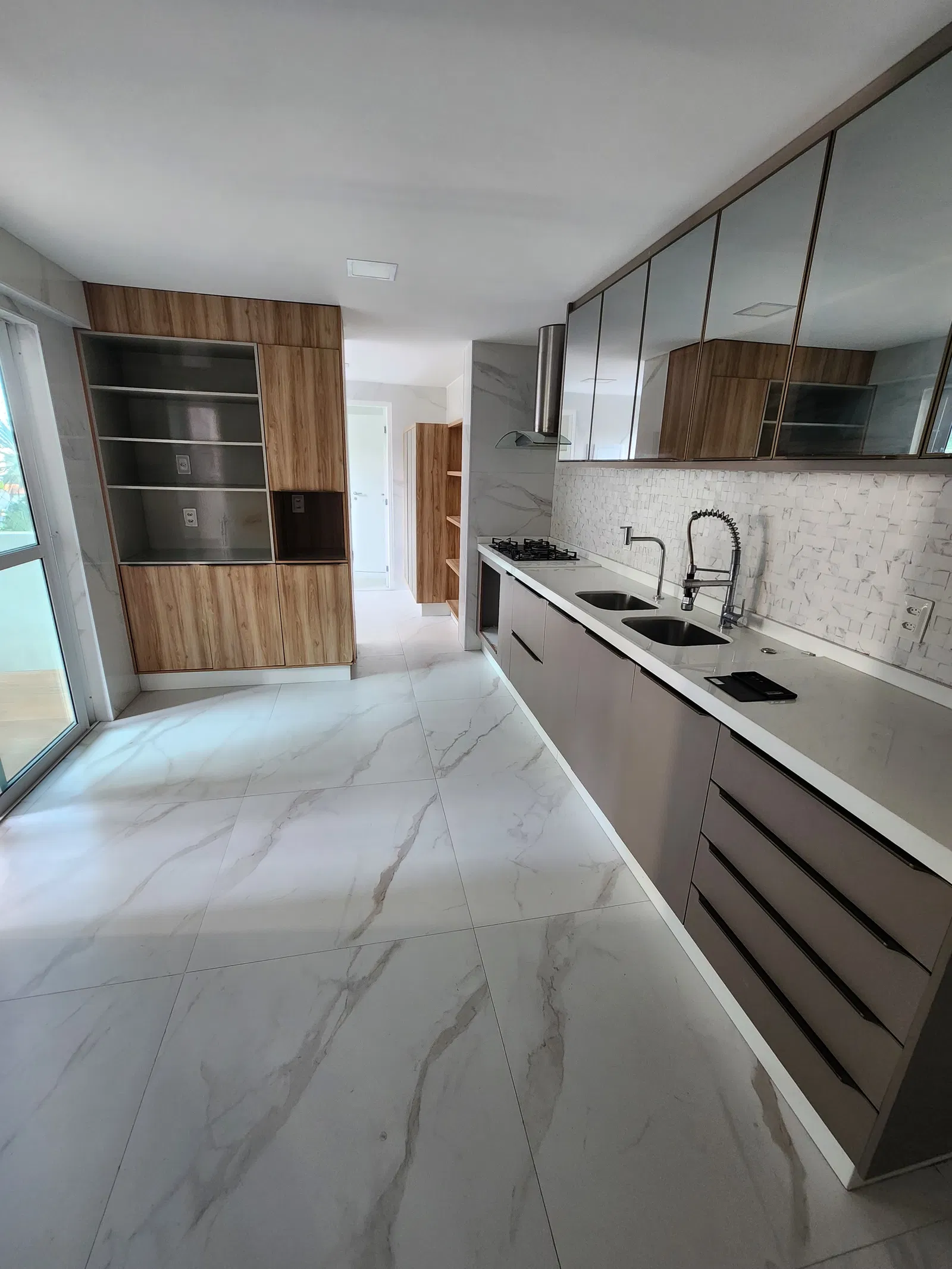 Imagem Apartamento com 3 Quartos à Venda, 220 m²em Meireles - Fortaleza