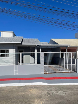 Casa com 3 Quartos à Venda,  em Forquilhas - São José