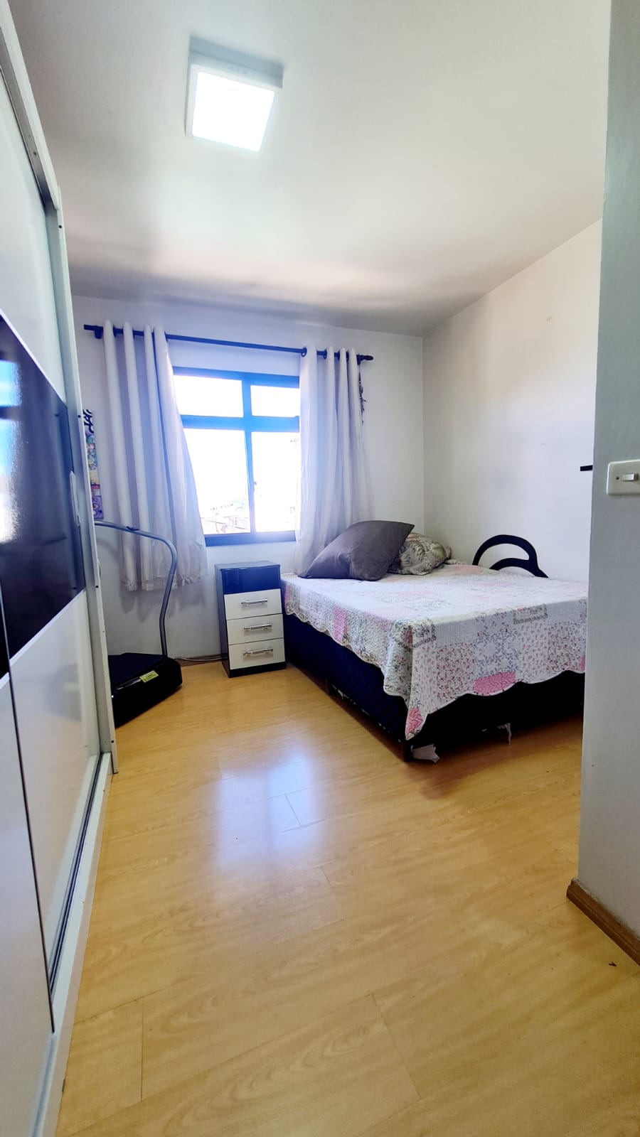 Imagem Sobrado com 4 Quartos à Venda, 160 m² em Boa Vista - Curitiba Imagem Sobrado com 4 Quartos à Venda, 160 m² em Boa Vista - Curitiba