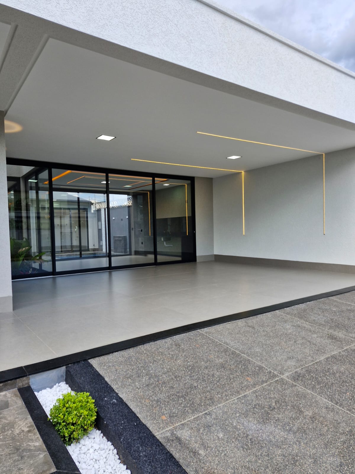 Imagem Casa com 4 Quartos à Venda, 236 m² em Moinho dos Ventos - Goiânia Imagem Casa com 4 Quartos à Venda, 236 m² em Moinho dos Ventos - Goiânia