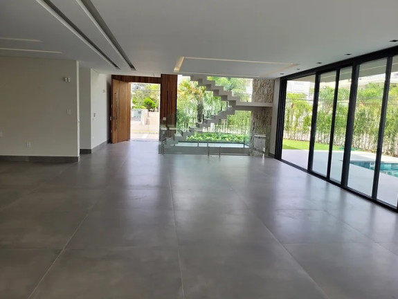 Imagem Casa com 5 Quartos à Venda, 350 m² em Jurerê Internacional - Florianópolis Imagem Casa com 5 Quartos à Venda, 350 m² em Jurerê Internacional - Florianópolis
