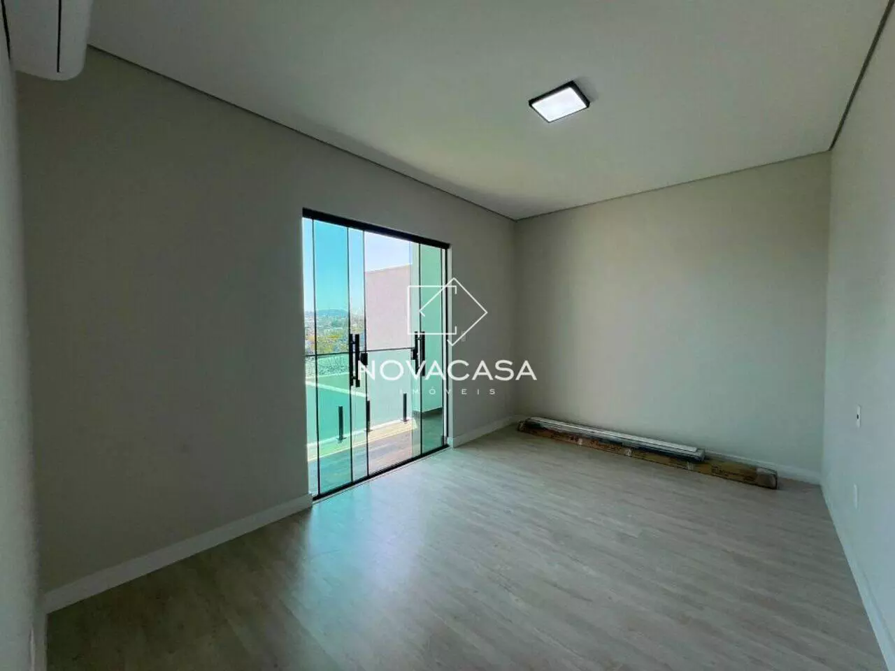Imagem Casa com 4 Quartos à Venda, 150 m² em Planalto - Belo Horizonte Imagem Casa com 4 Quartos à Venda, 150 m² em Planalto - Belo Horizonte