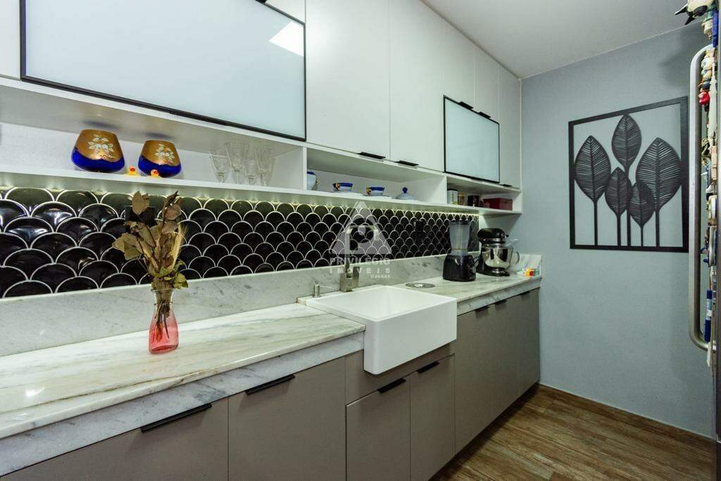Imagem Apartamento com 3 Quartos à Venda, 195 m²em Copacabana - Rio de Janeiro