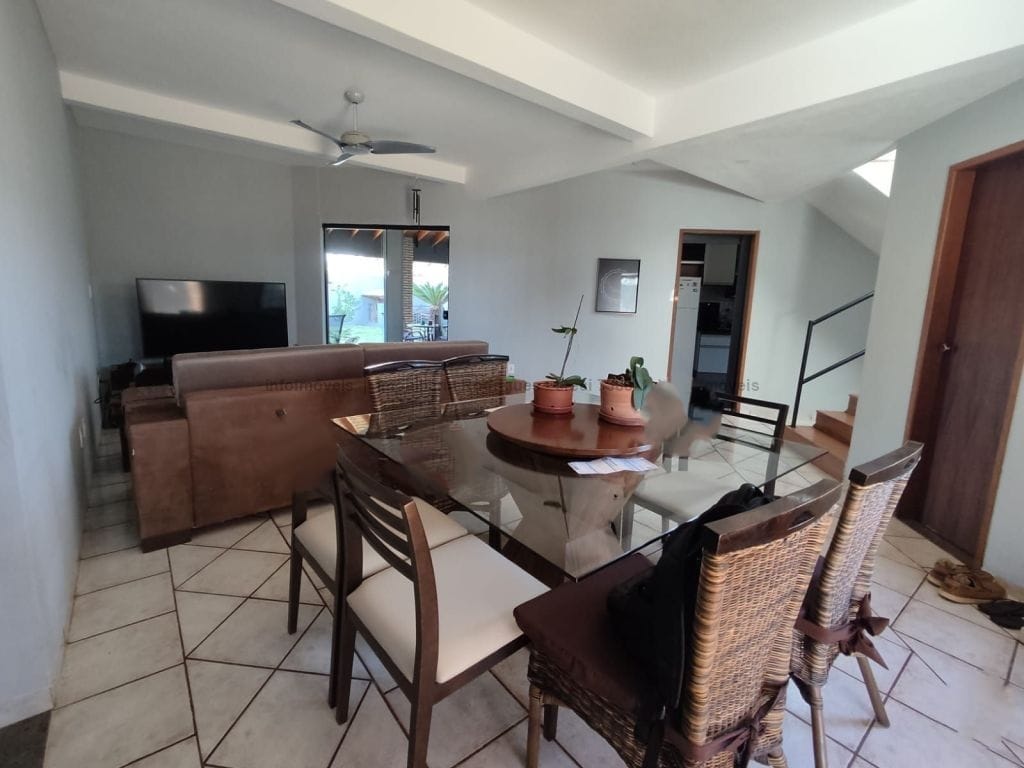 Imagem Sobrado com 4 Quartos à Venda, 254 m²em Parque Residencial Rita Vieira - Campo Grande