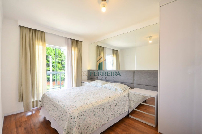 Imagem Sobrado com 3 Quartos à Venda, em Santa Cândida - Curitiba Imagem Sobrado com 3 Quartos à Venda, em Santa Cândida - Curitiba