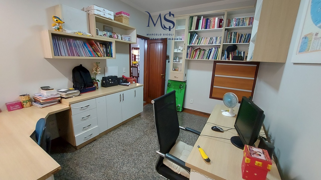 Imagem Casa com 5 Quartos à Venda, 400 m²em Guará II - Brasília Imagem Casa com 5 Quartos à Venda, 400 m²em Guará II - Brasília