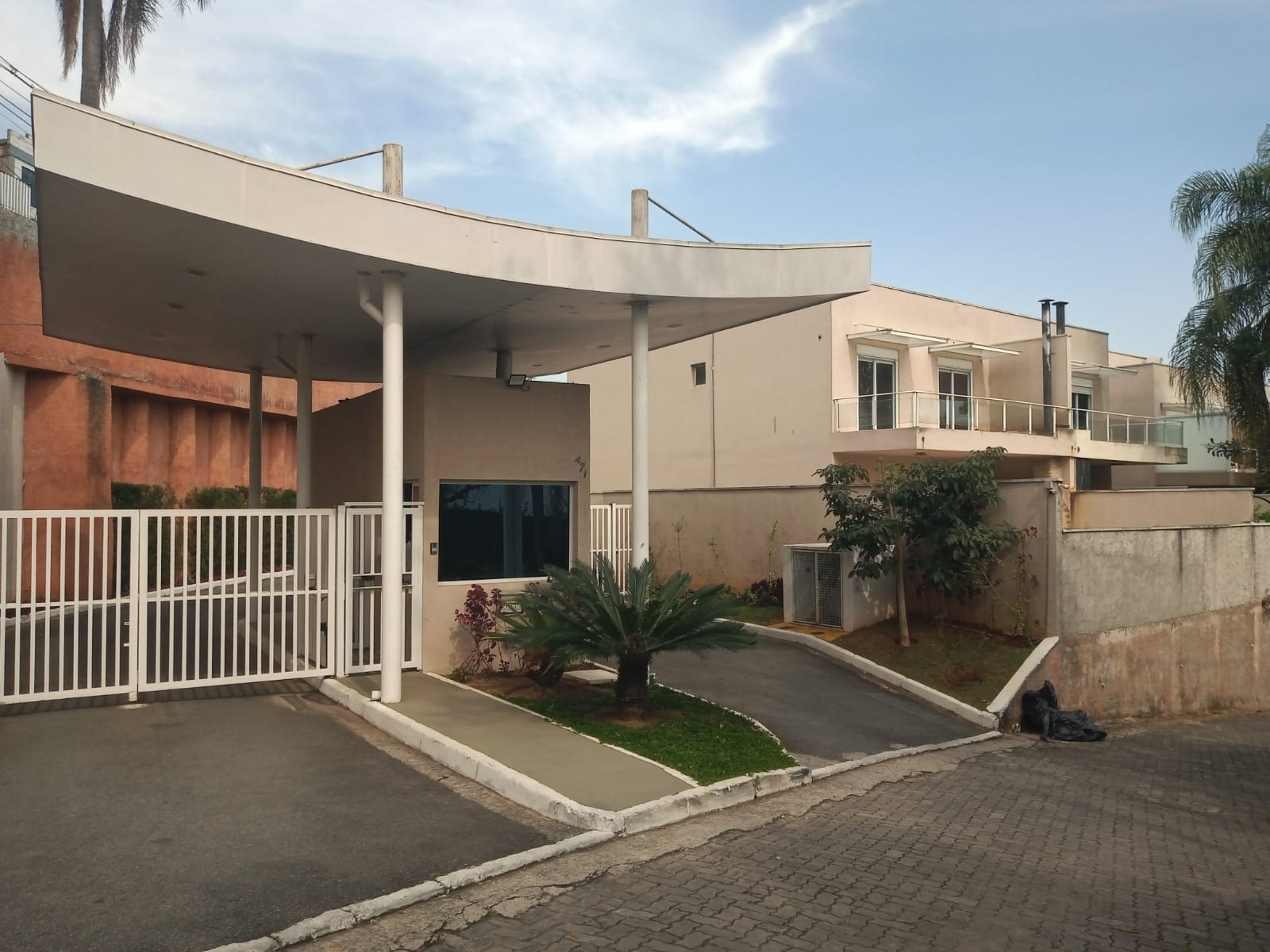 Imagem Casa de Condomínio com 3 Quartos à Venda, 213 m²em Jardim Rebelato - Cotia