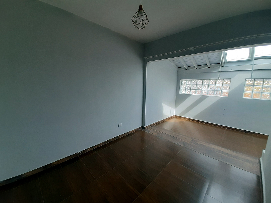 Imagem Sobrado com 2 Quartos para Alugar, 110 m² em Esmeralda - Praia Grande