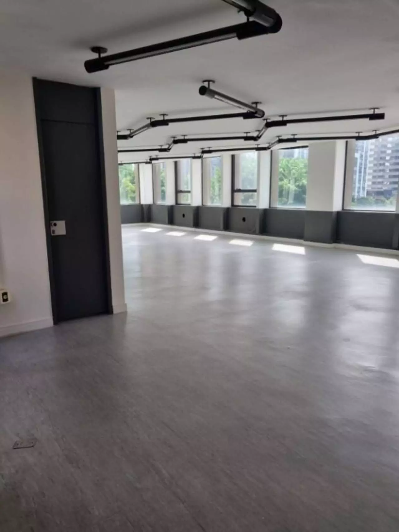 Imagem Sala Comercial à Venda ou Locação, 286 m² em Vila Olímpia - São Paulo