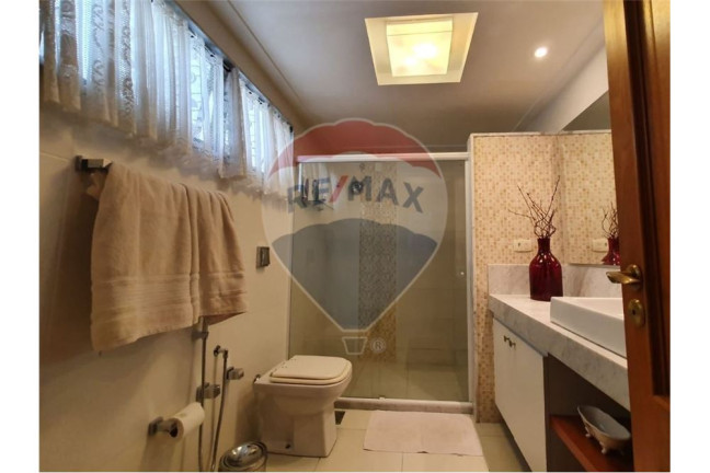 Imagem Apartamento com 3 Quartos à Venda, 215 m² em Santa Rosa - Niterói