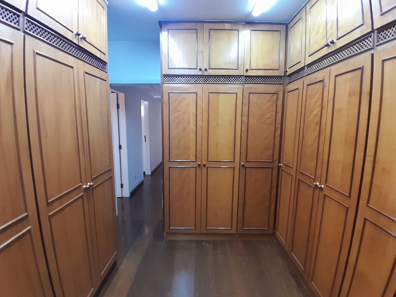 Imagem Apartamento com 3 Quartos à Venda ou Locação, 245 m² em Aclimação - São Paulo