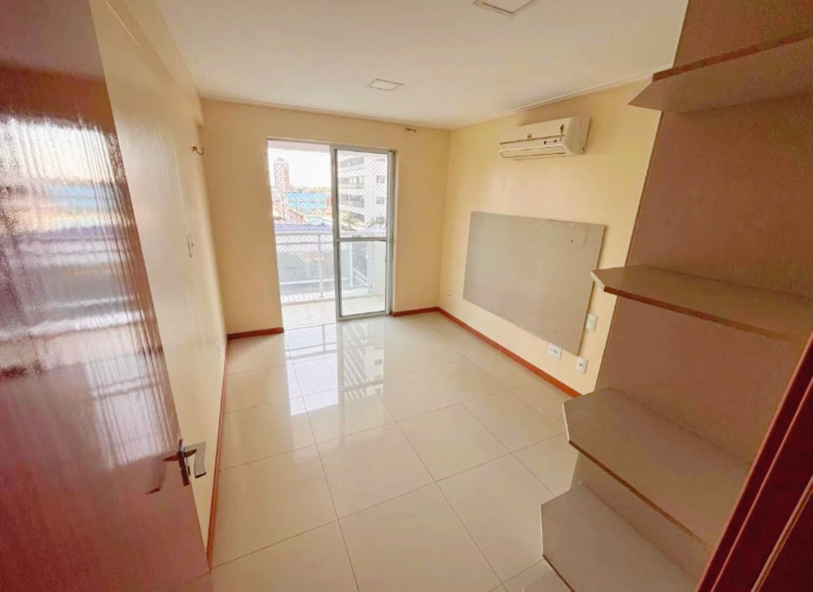 Apartamento com 3 Quartos para Alugar, 100 m² em Marco - Belém