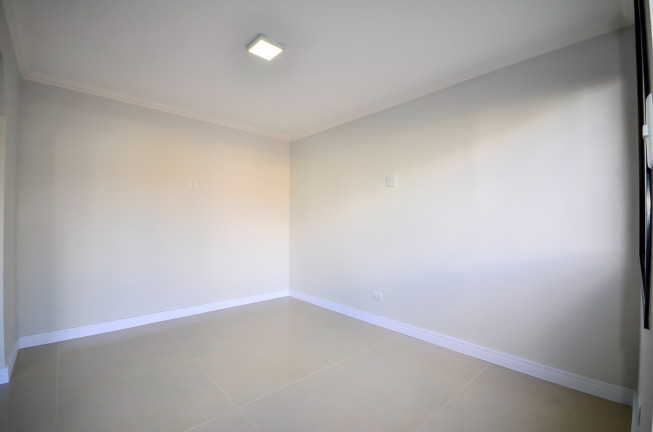 Imagem Sobrado com 3 Quartos à Venda, em Cajuru - Curitiba Imagem Sobrado com 3 Quartos à Venda, em Cajuru - Curitiba