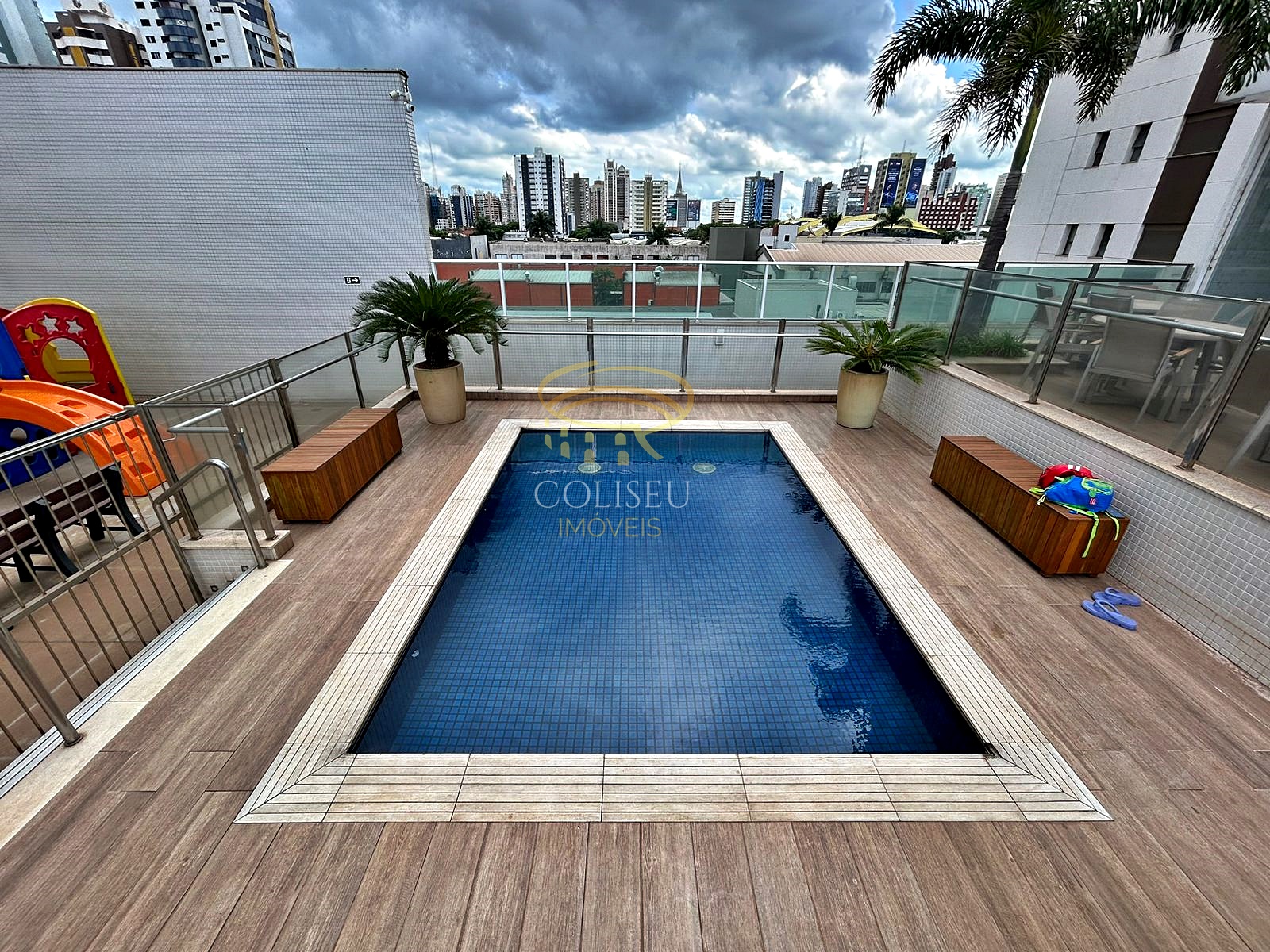 Imagem Apartamento com 3 Quartos à Venda, 147 m²em Zona Armazém - Maringá