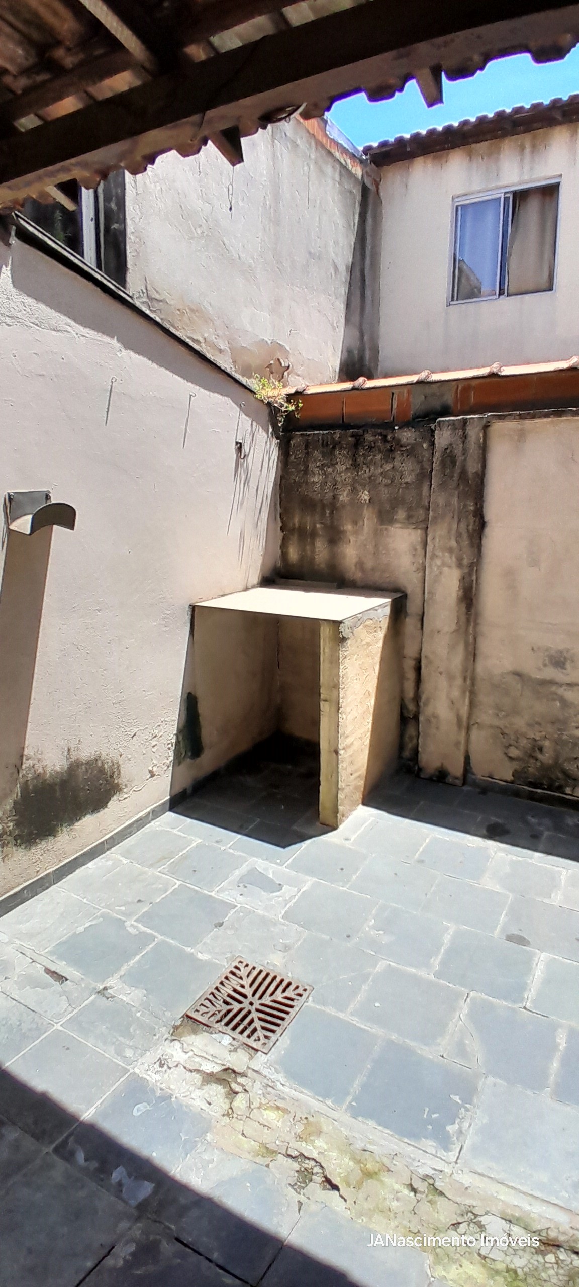 Imagem Casa com 2 Quartos para Alugar, 80 m² em Bangu - Rio de Janeiro