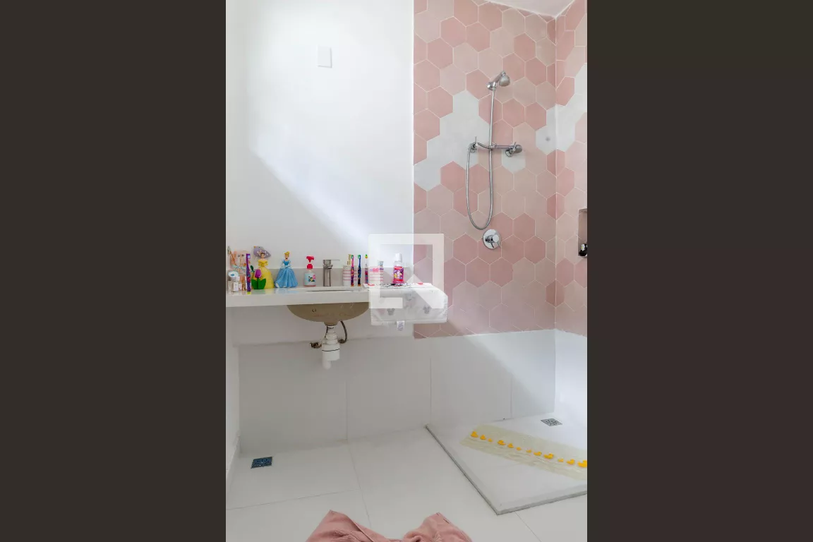 Imagem Casa com 4 Quartos à Venda, 257 m²em Vila Gumercindo - São Paulo Imagem Casa com 4 Quartos à Venda, 257 m²em Vila Gumercindo - São Paulo