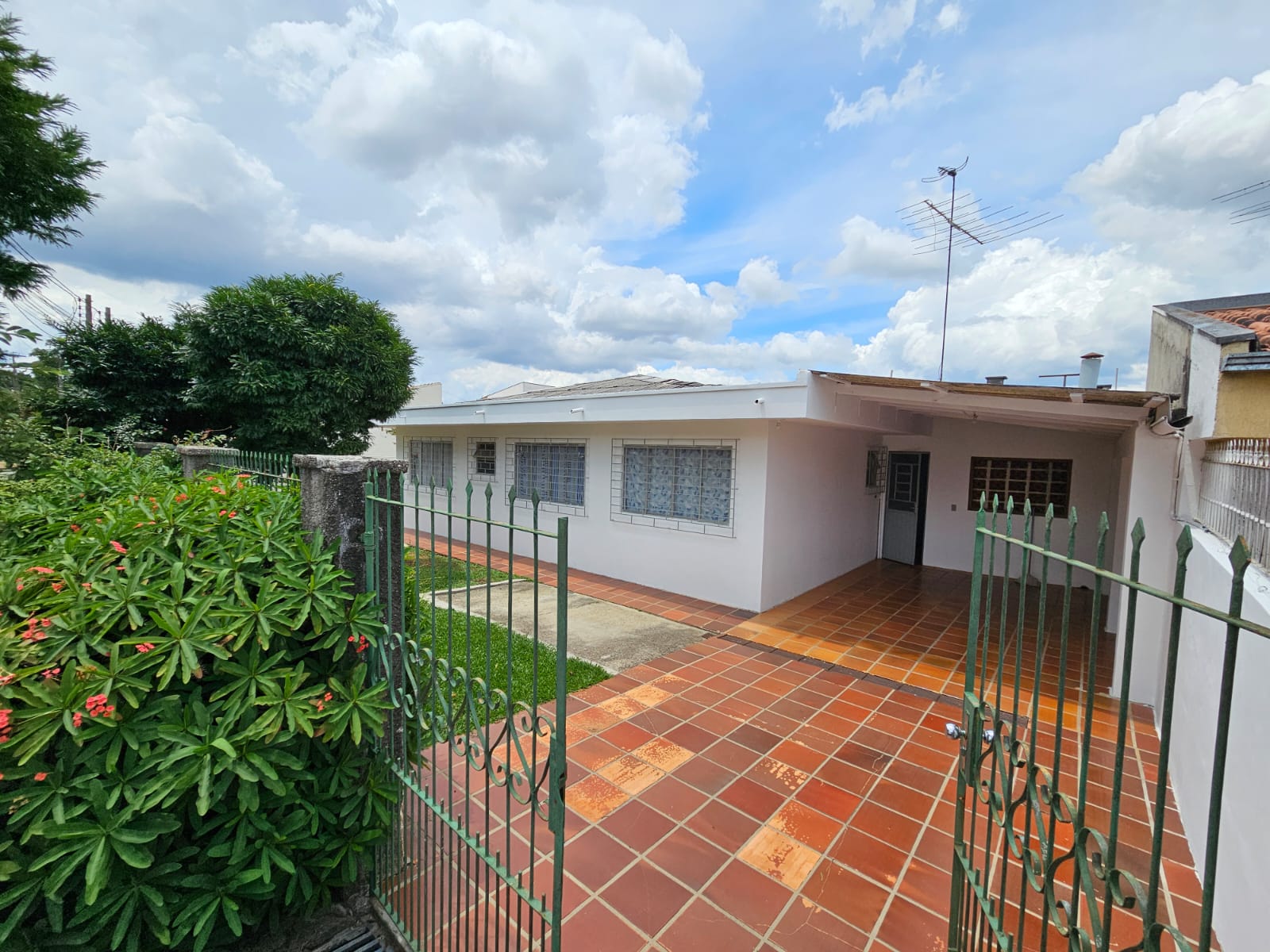 Imagem Casa com 3 Quartos à Venda, 123 m²em Bairro Alto - Curitiba Imagem Casa com 3 Quartos à Venda, 123 m²em Bairro Alto - Curitiba