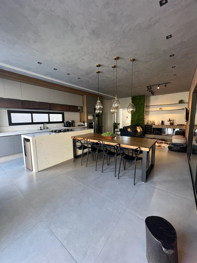 Imagem Casa de Condomínio com 4 Quartos à Venda, 380 m²em Medeiros - Jundiaí