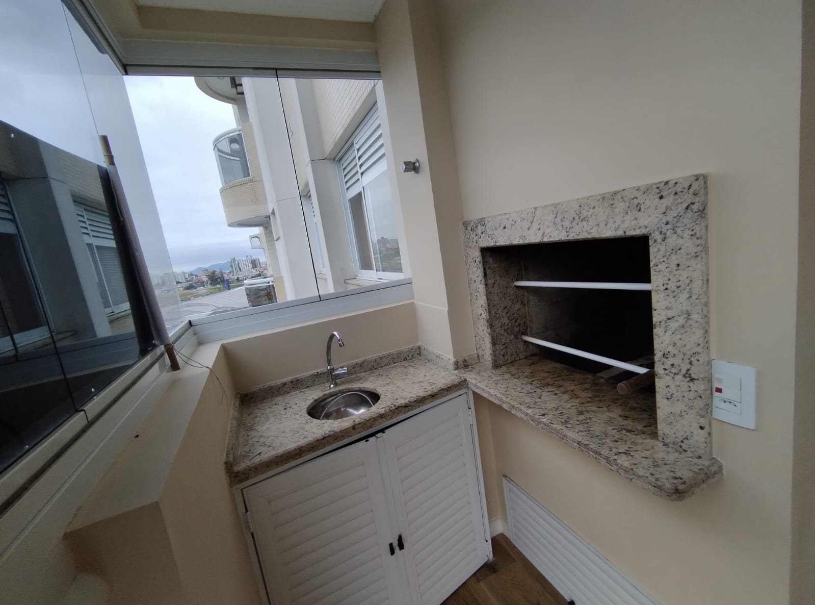 Imagem Apartamento com 3 Quartos à Venda, 111 m²em Kobrasol - São José