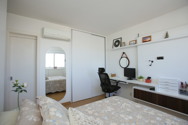 Imagem Apartamento com 2 Quartos à Venda,  em Cristo Redentor - Porto Alegre