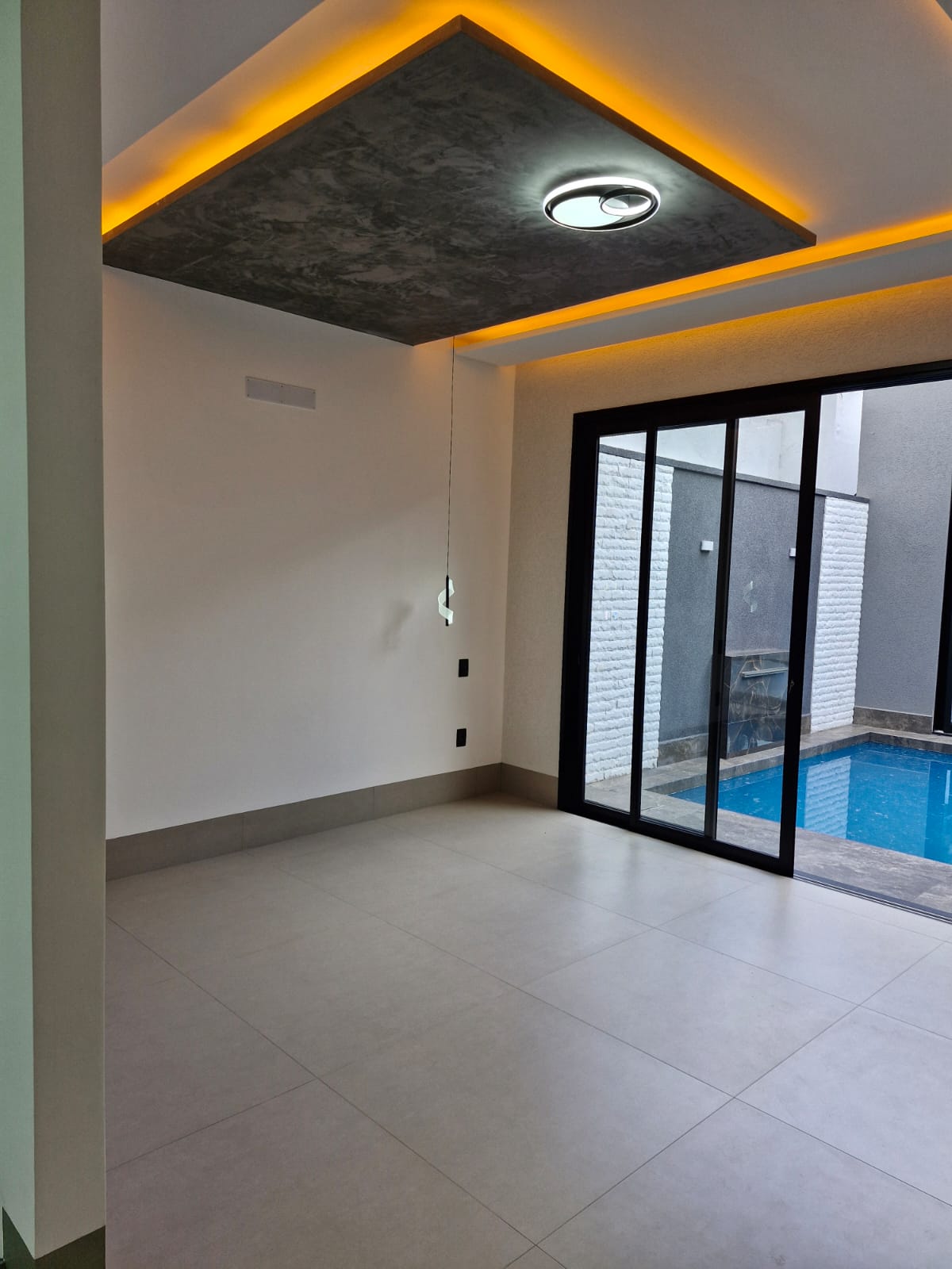 Imagem Casa com 4 Quartos à Venda, 236 m² em Moinho dos Ventos - Goiânia Imagem Casa com 4 Quartos à Venda, 236 m² em Moinho dos Ventos - Goiânia