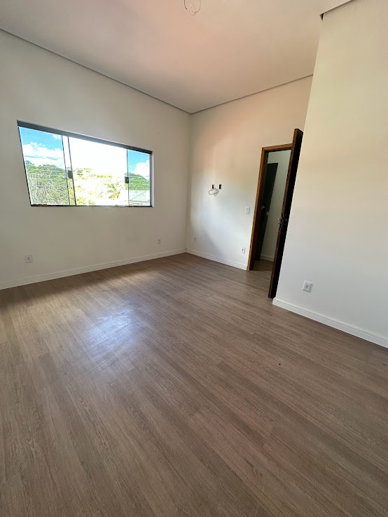 Imagem Sobrado com 4 Quartos à Venda, 220 m²em Campos de São José - São José dos Campos