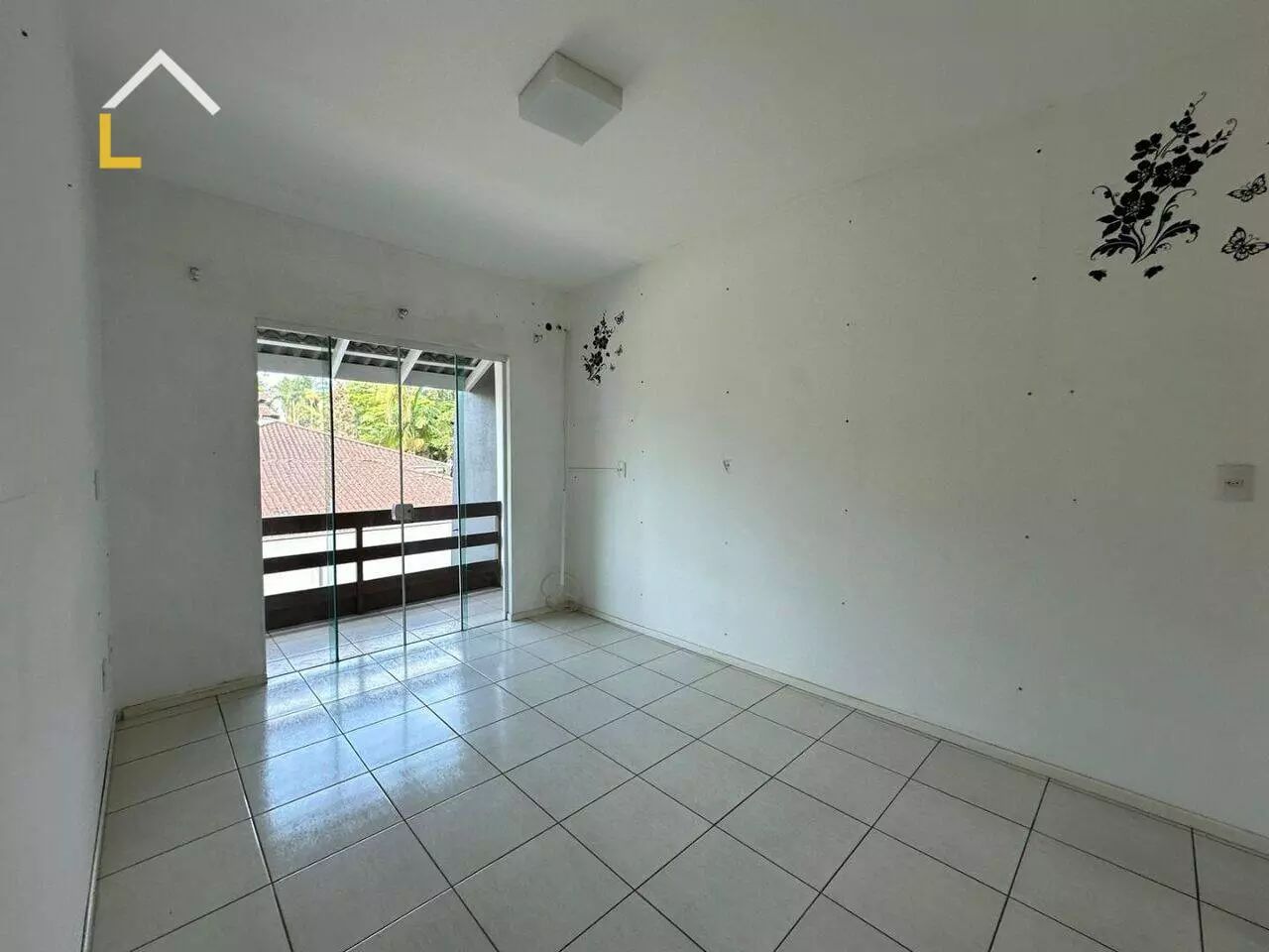Imagem Casa com 3 Quartos à Venda, 120 m²em Floresta - Joinville Imagem Casa com 3 Quartos à Venda, 120 m²em Floresta - Joinville