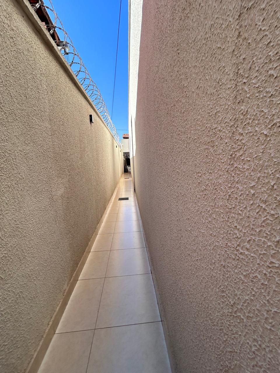 Imagem Casa com 3 Quartos à Venda, 176 m²em Santa Genoveva - Goiânia Imagem Casa com 3 Quartos à Venda, 176 m²em Santa Genoveva - Goiânia